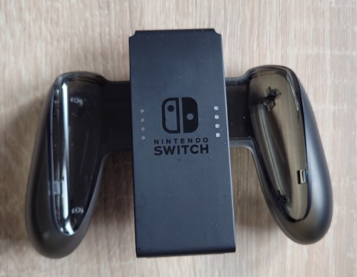 Zdjęcie oferty: Grip Nintendo Switch z funkcją ładowania. 