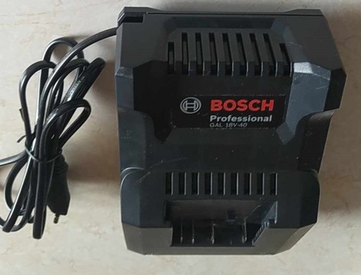 Zdjęcie oferty: Bosch ładowarka  GAL 18V-40 uzywana 2022