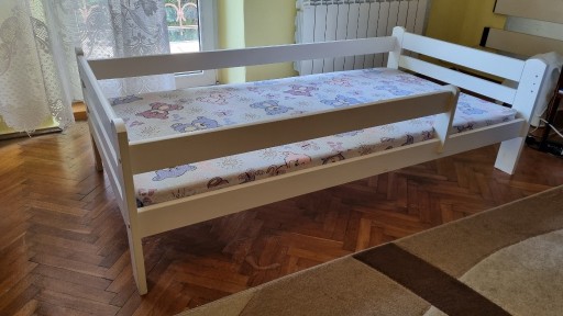 Zdjęcie oferty: Łóżeczko 160x90 cm z materacem