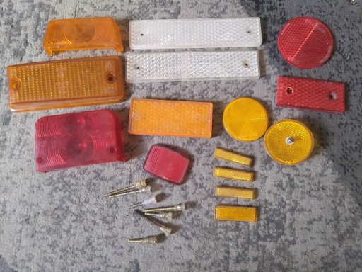 Zdjęcie oferty: FSO duży mały Fiat 125p 126p odblaski lampy wkręty 