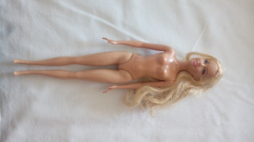 Zdjęcie oferty: Lalka Barbie  Mattel 2006