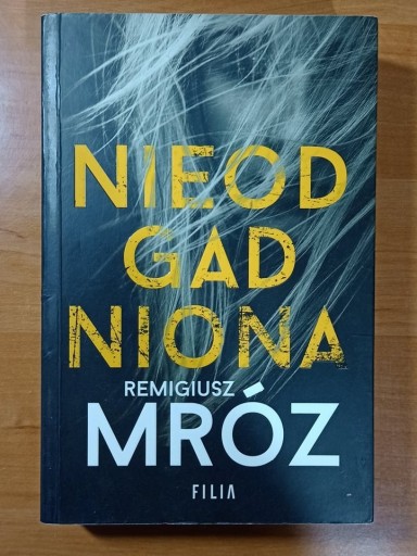 Zdjęcie oferty: R. Mróz "Nieodgadniona"