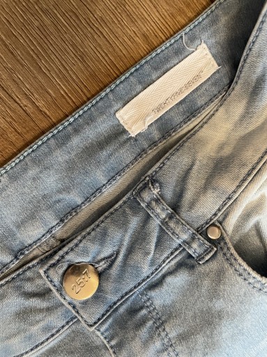 Zdjęcie oferty: Spodnie jeansy jasne rurki rozmiar M /L