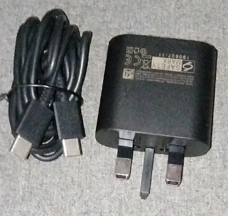 Zdjęcie oferty: Szybka ładowarka 25W, USB C, wtyczka angielska