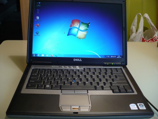 Zdjęcie oferty: Dell D630 / C2D T7100/4GB/160GB/ WIN 7 /zasilacz , bateria. 