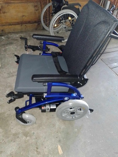 Zdjęcie oferty: Nowy wózek inwalidzki vermeiren navix