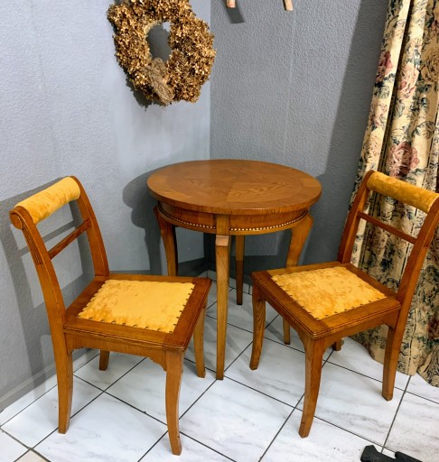 Zdjęcie oferty: Stół i dwa krzesła Biedemaier