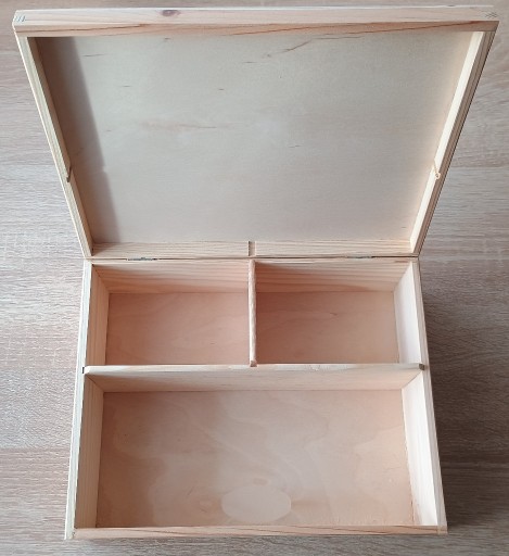 Zdjęcie oferty: Pudełko drewniane 3 przegródki, decoupage