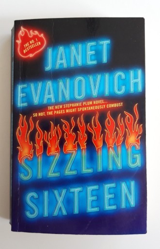 Zdjęcie oferty: SIZZLING SIXTEEN - Janet Evanovich