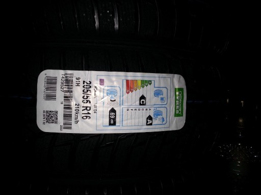 Zdjęcie oferty: 4 opony zimowe NOKIAN 205/55 R16 91H felgi