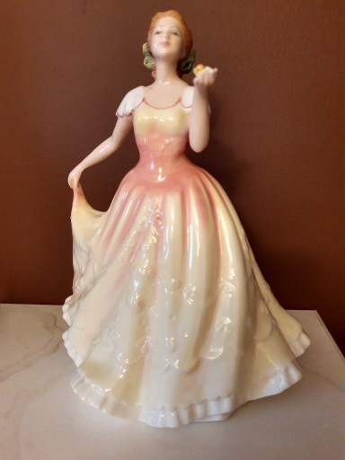 Zdjęcie oferty: Figurka porcelanowa ROYAL DOULTON-Deborah