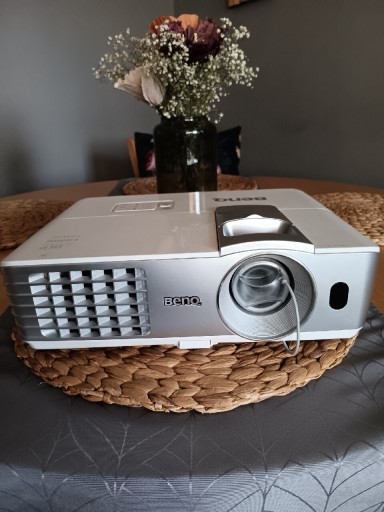 Zdjęcie oferty: Projektor multimedialny benq w1070+