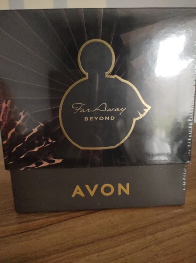 Zdjęcie oferty: Zestaw upominkowy Avon Far Away Beyond 