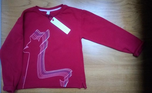 Zdjęcie oferty: Bluza Esprit z lamą 6-7 lat 