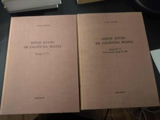Zdjęcie oferty: Liwiusz Dzieje Rzymu od założenia Miasta 2 tomy + gratis Swetoniusz