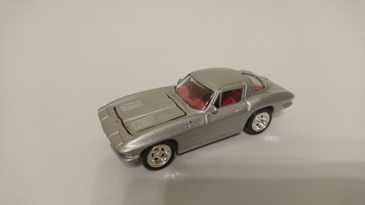 Zdjęcie oferty: 1/64 Chevrolet Corvette 1963 Johnny Lightning