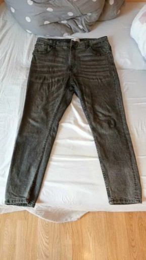 Zdjęcie oferty: Spodnie jeansowe pull&bear Skinny 45