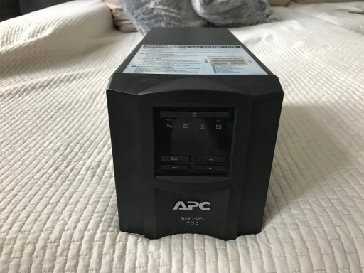 Zdjęcie oferty: Zasilacz awaryjny Smart-UPS APC 750 SMT USB