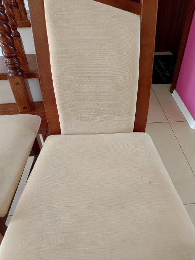 Zdjęcie oferty: Sprzedam 6 krzeseł 