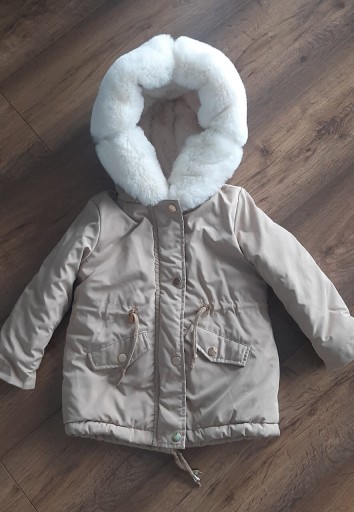 Zdjęcie oferty: Dziewczęca cieplutka kurtka zimowa na 4 latkę.