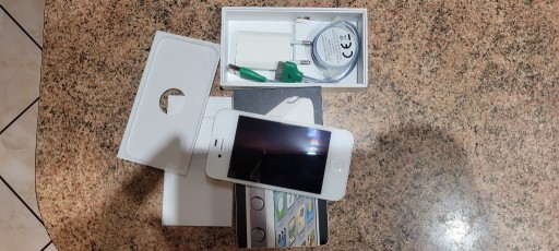 Zdjęcie oferty: iPhone 4 8gb doskonały stan kompet