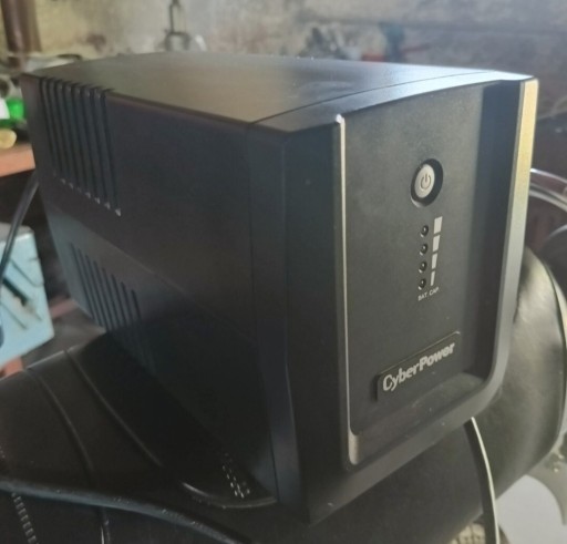 Zdjęcie oferty: Zasilacz awaryjny UPS 900W CyberPower UT1500E