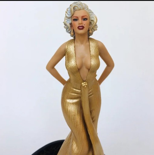 Zdjęcie oferty: Nowa figurka z Marilyn Monroe 18cm 