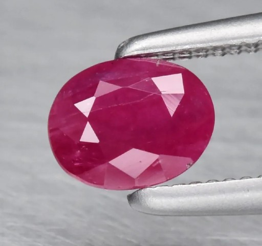 Zdjęcie oferty: Naturalny Rubin 0,46ct 5x4mm Afryka 