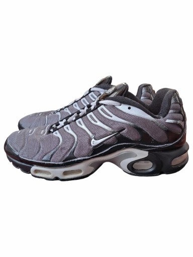 Nike Air Max Tn Plus sportowe bieganie retro vintage y2k 90s 80s