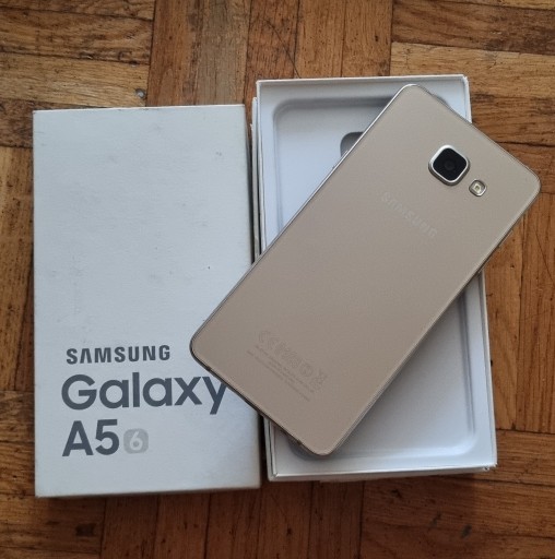 Zdjęcie oferty: Smartfon Samsung Galaxy A5 2 GB / 16 GB złoty