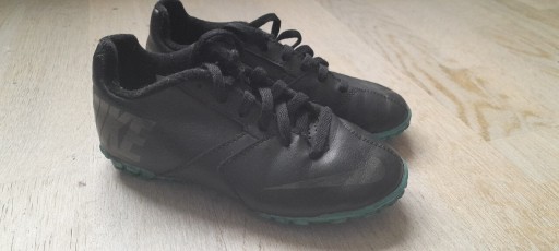 Zdjęcie oferty: Turfy Nike 28 (17cm) skórzane