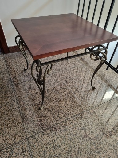 Zdjęcie oferty: stolik do salonu, , stelaż kowalki, blat fornir