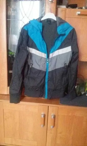 Zdjęcie oferty: Kurtka / wiatrówka rozm. L / 146-152 cm