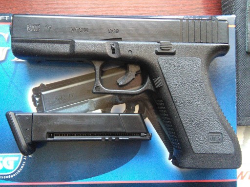 Zdjęcie oferty: Sprężynowy Glock 17 ASG (KWC) 6mm