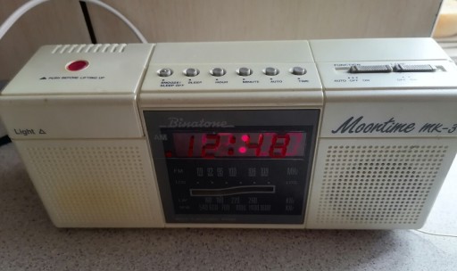 Zdjęcie oferty: PRL MOONTIME MR3 Stare radio biurkowe z lampą 1984