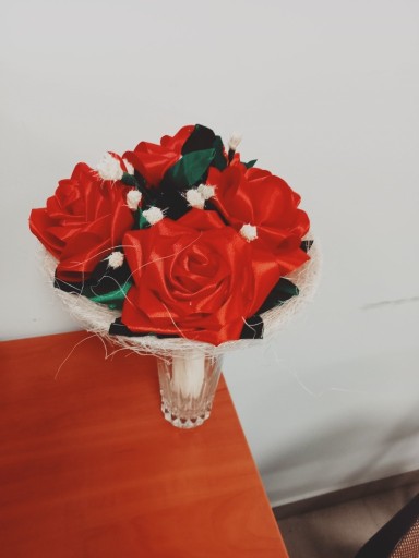 Zdjęcie oferty: Bukiet róż ze wstążki na Dzień Matki prezent 