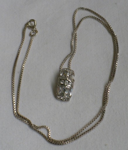 Zdjęcie oferty: Naszyjnik srebrny: łańcuszek z zawieszką