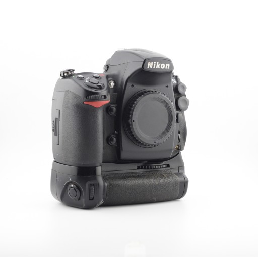 Zdjęcie oferty: Nikon D700 + grip + karta pamięci 