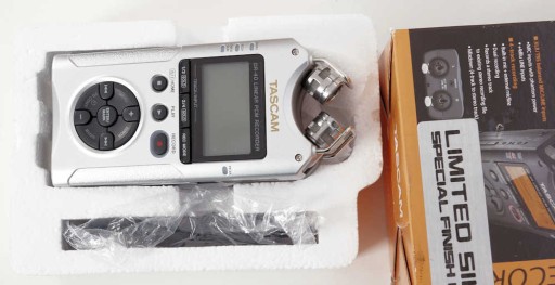 Zdjęcie oferty: Rejestrator dźwięku Tascam DR-40 