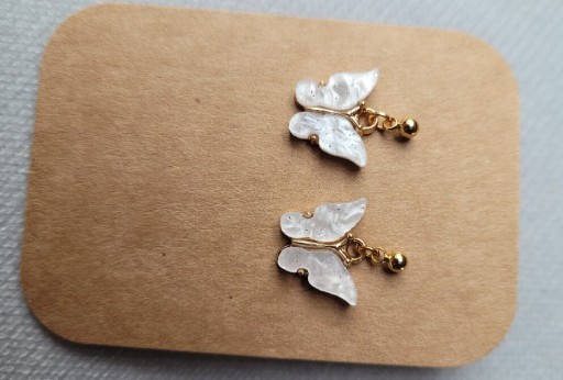 Zdjęcie oferty: Kolczyki motylki białe