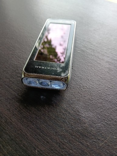 Zdjęcie oferty: Latarka solarna - dynamo LED