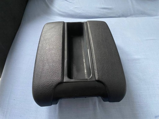 Zdjęcie oferty: BMW E39 podłokietnik 8213862