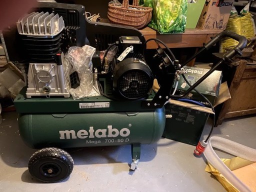 Zdjęcie oferty: Sprężarka METABO MEGA 700-90 D