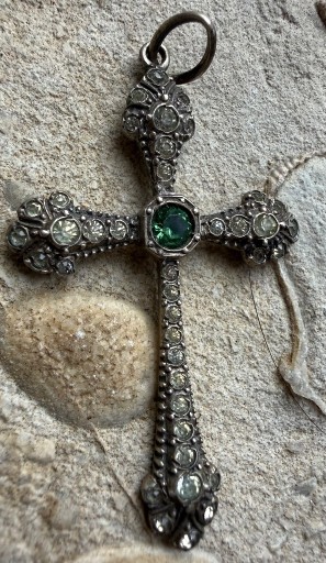 Zdjęcie oferty: Srebrny przedwojenny krzyżyk vintage