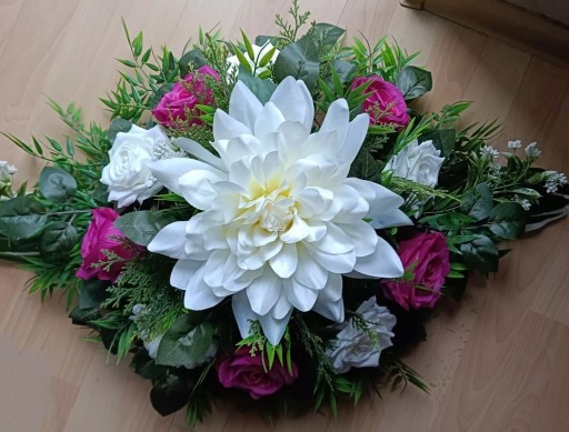 Zdjęcie oferty: Kompozycja wiązanka kwiatów na grób / na cmentarz