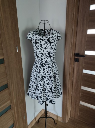 Zdjęcie oferty: Sukienka Mint & Berry rozmiar 34