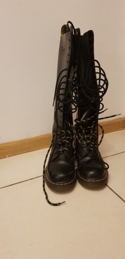 Zdjęcie oferty: Dr Martens, buty sznurowane, 20 dziurek