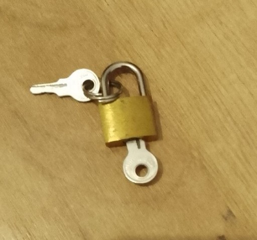Zdjęcie oferty: Kłódka metalowa, 3 cm, dwa klucze