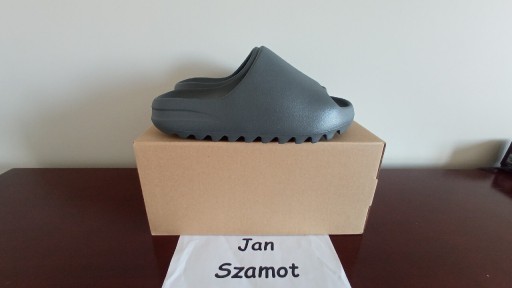 Zdjęcie oferty: 40,5 Adidas Yeezy Slide Slate Grey ID2350 (klapki)