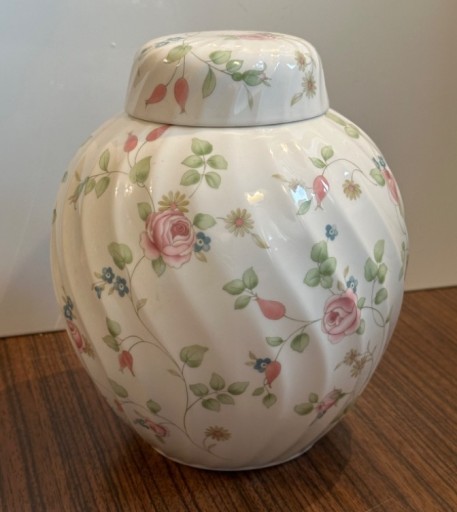 Zdjęcie oferty: WEDGWOOD Śliczny porcelanowy pojemnik na imbir